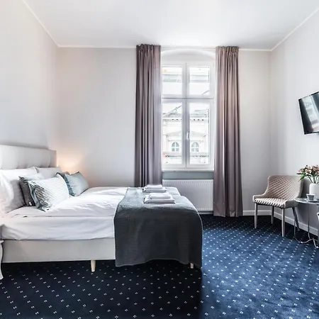 Rent Like - Serenity Iii - Old Town Apartment *