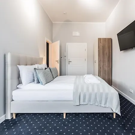 Rent Like - Serenity Iii - Old Town