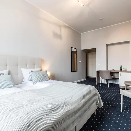 Rent Like - Serenity Iii - Old Town *