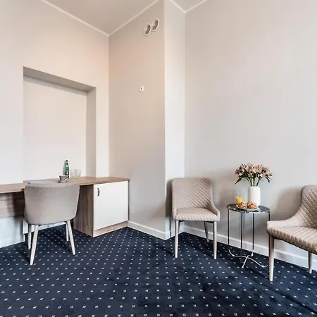 Rent Like - Serenity Iii - Old Town Apartment *