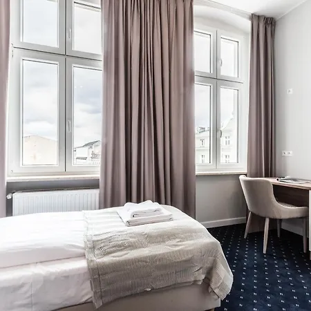 Rent Like - Serenity Iii - Old Town Posen