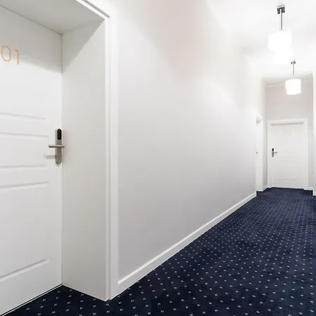 Rent Like - Serenity Iii - Old Town Apartment